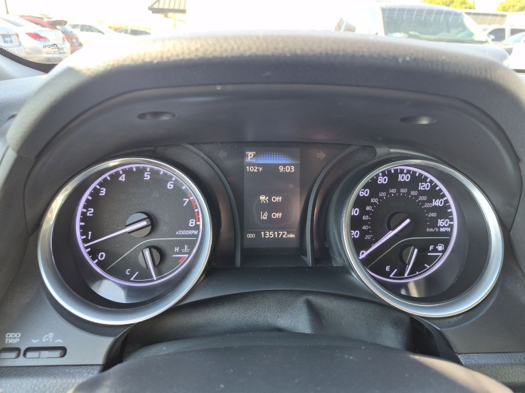2019 Toyota Camry Image 18