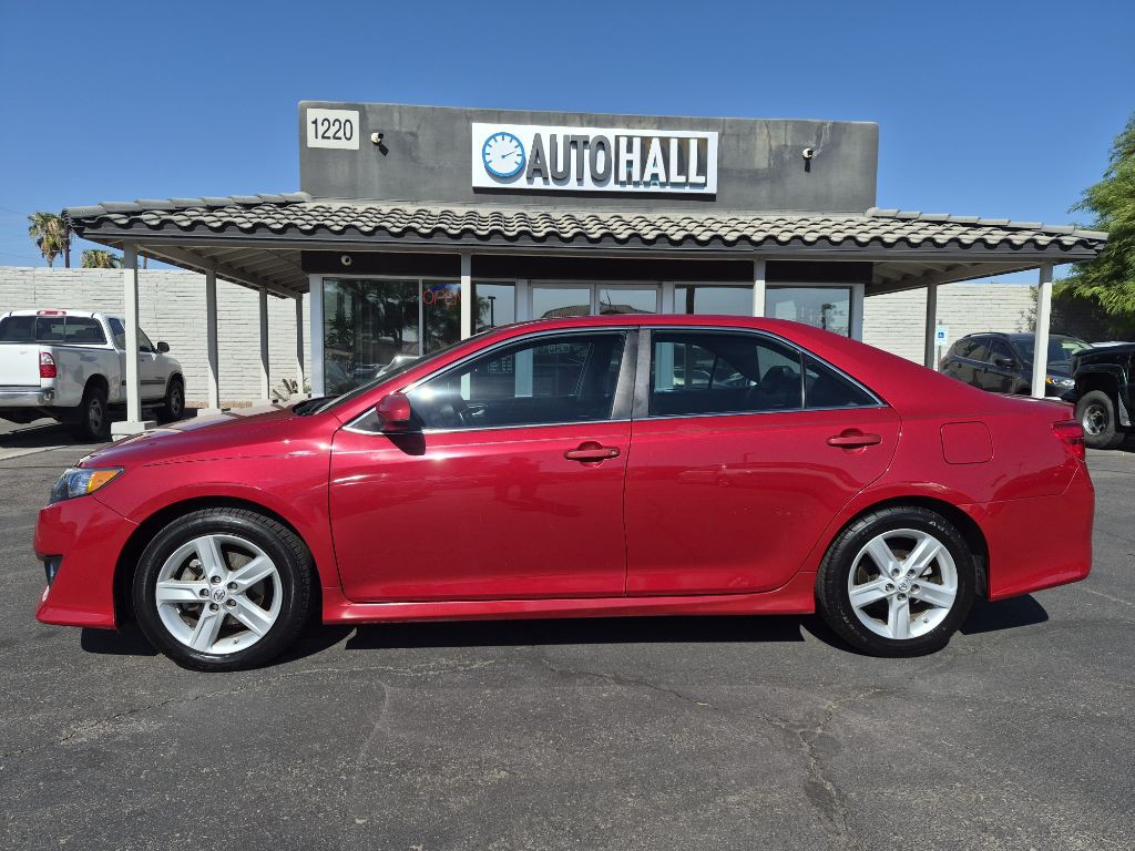 2014 Toyota Camry Image 2
