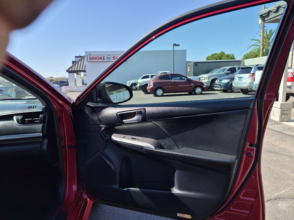 2014 Toyota Camry Image 15