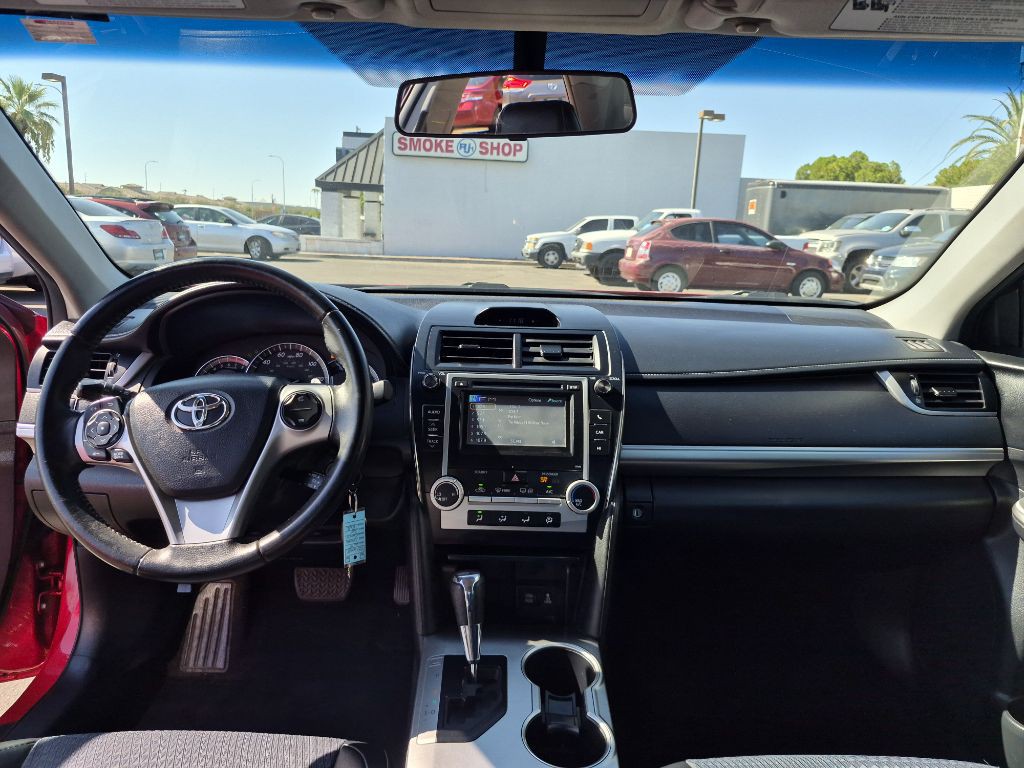 2014 Toyota Camry Image 18