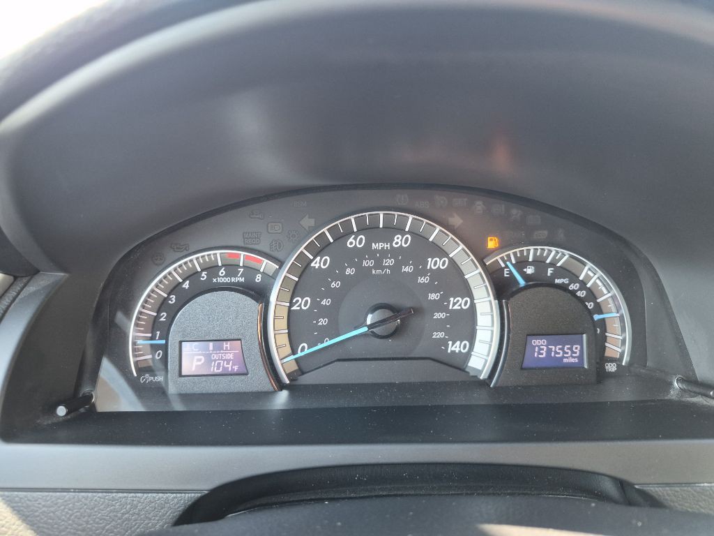 2014 Toyota Camry Image 19