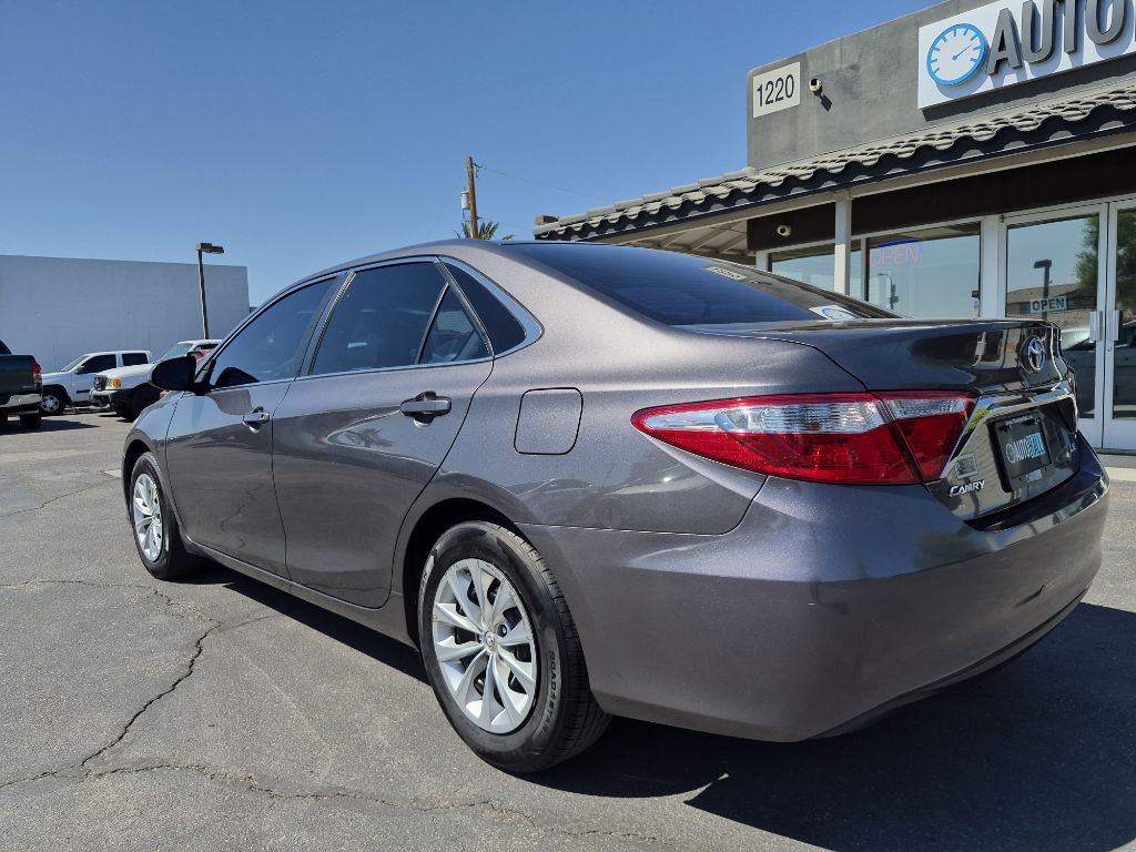 2015 Toyota Camry Image 4