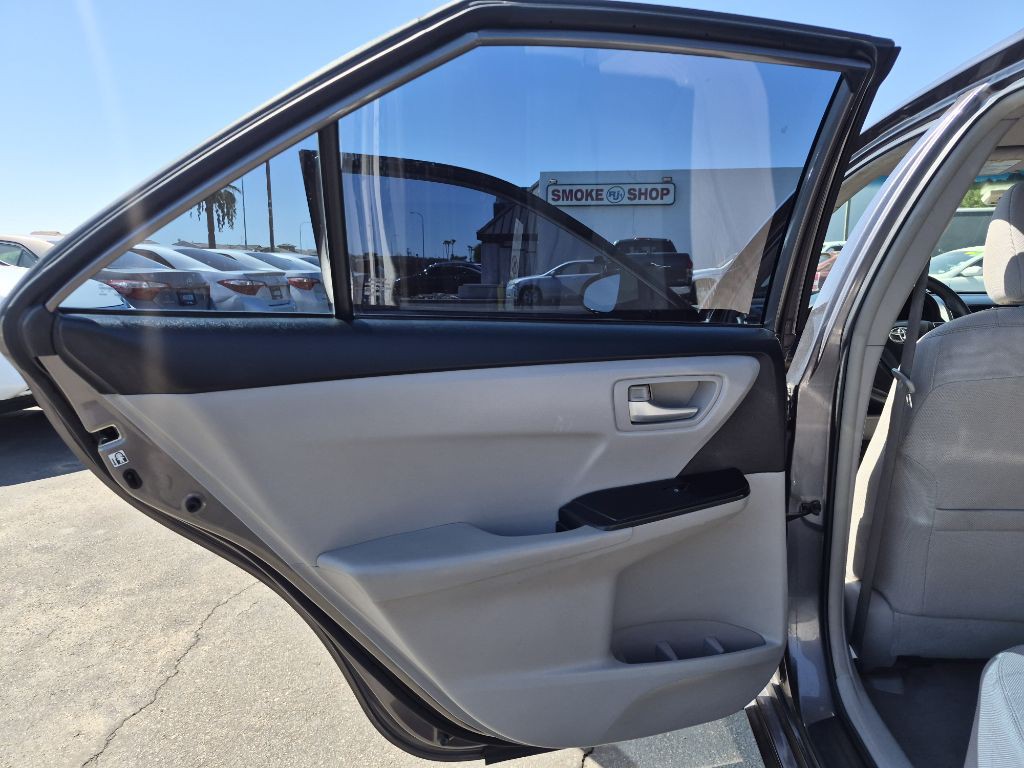 2015 Toyota Camry Image 13