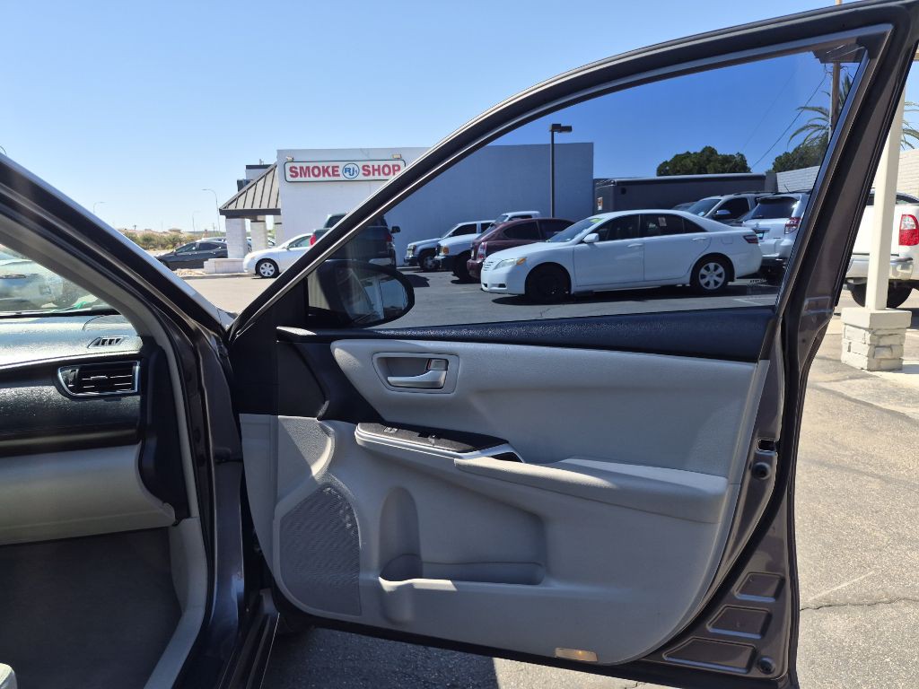 2015 Toyota Camry Image 14