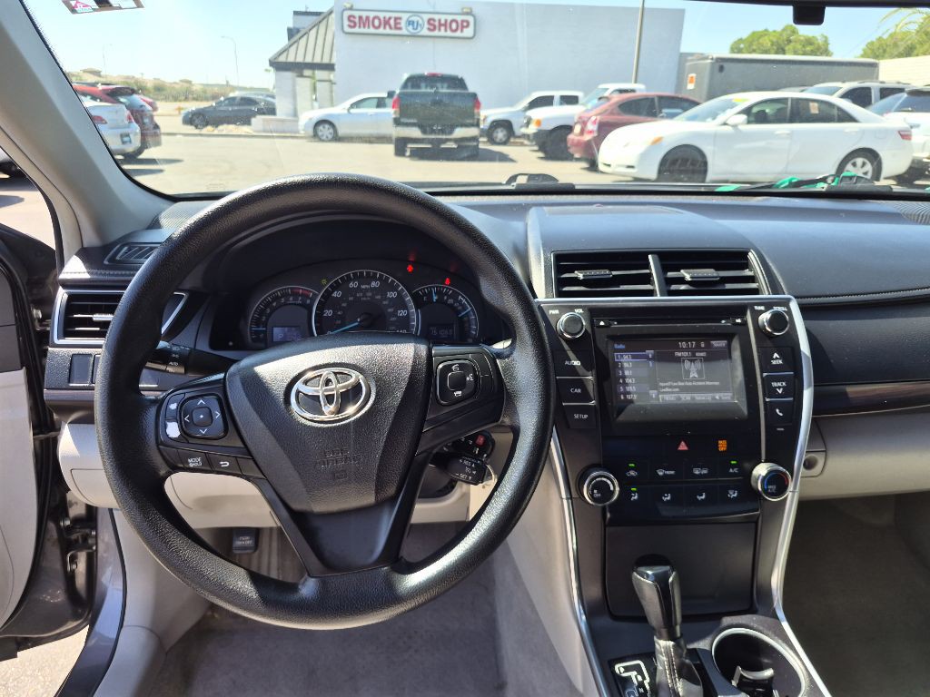 2015 Toyota Camry Image 19