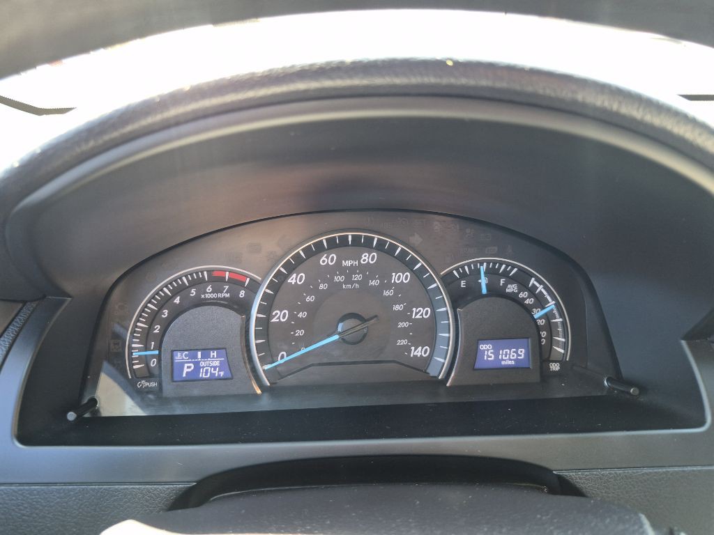 2015 Toyota Camry Image 20