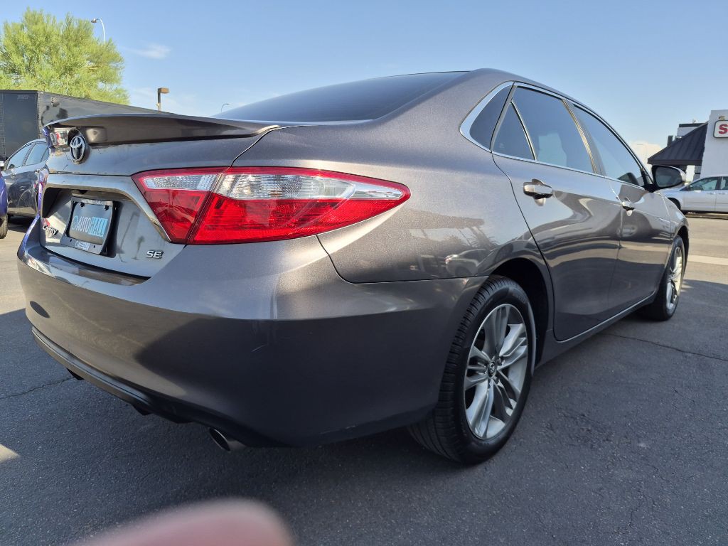 2015 Toyota Camry Image 5