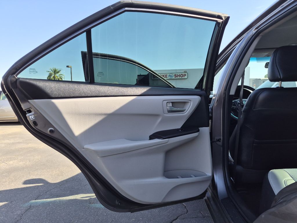 2015 Toyota Camry Image 11