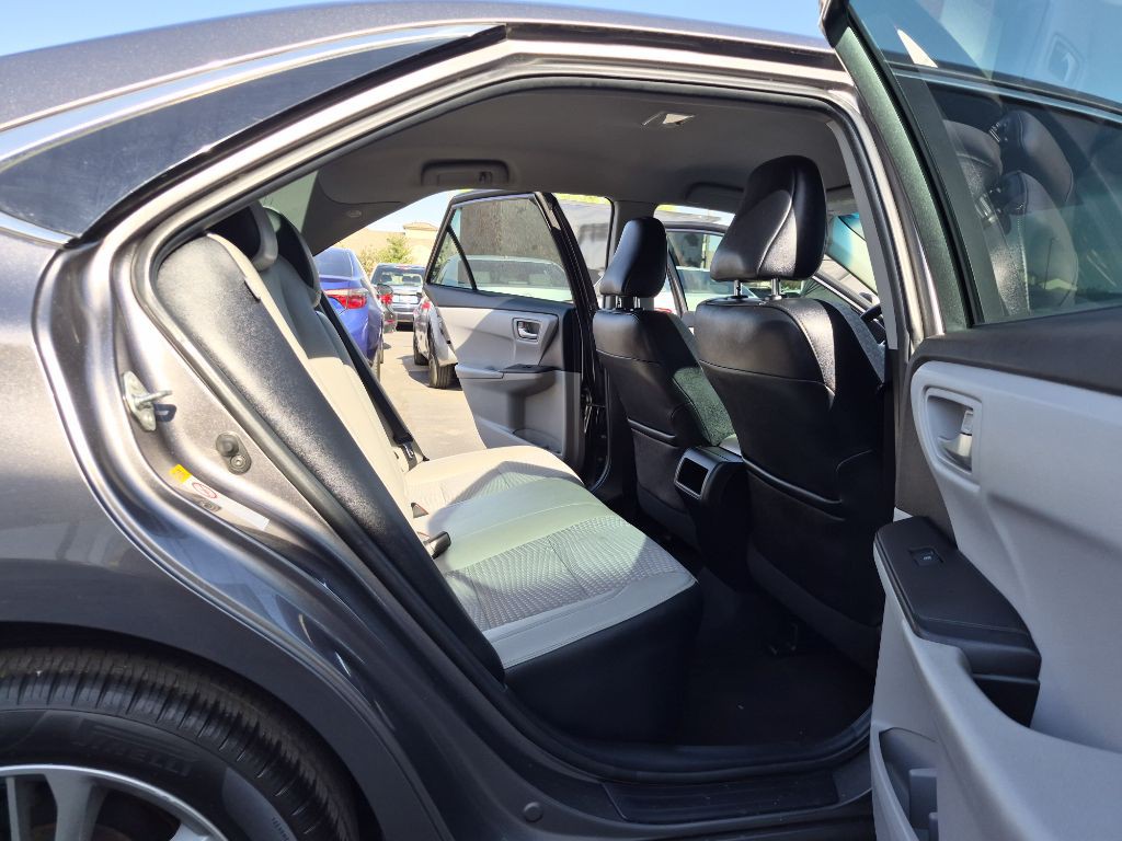 2015 Toyota Camry Image 13