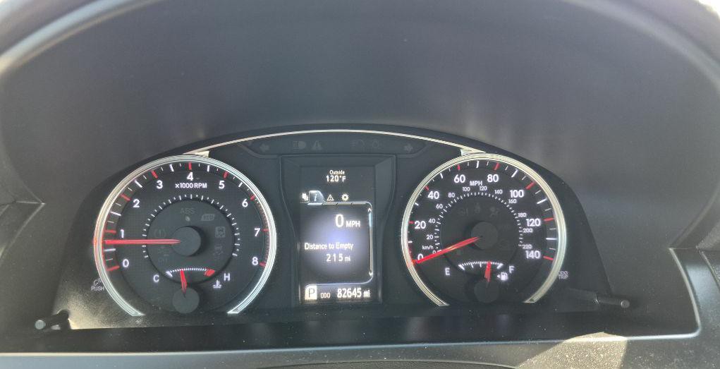 2015 Toyota Camry Image 18