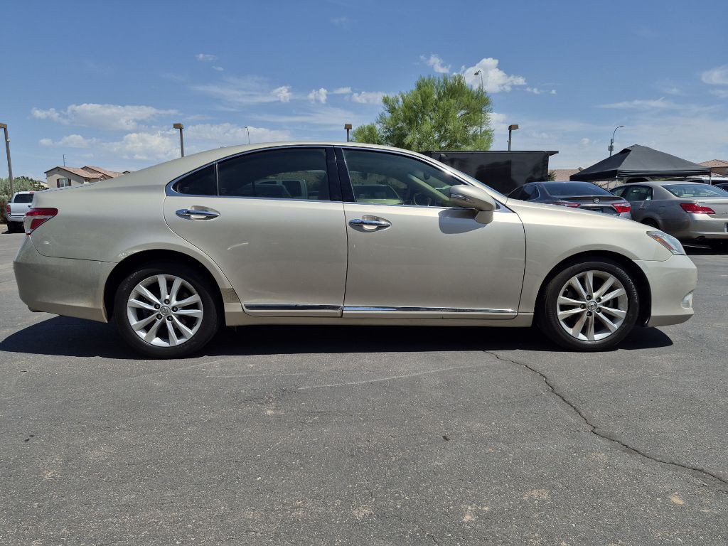 2011 Lexus ES Image 10