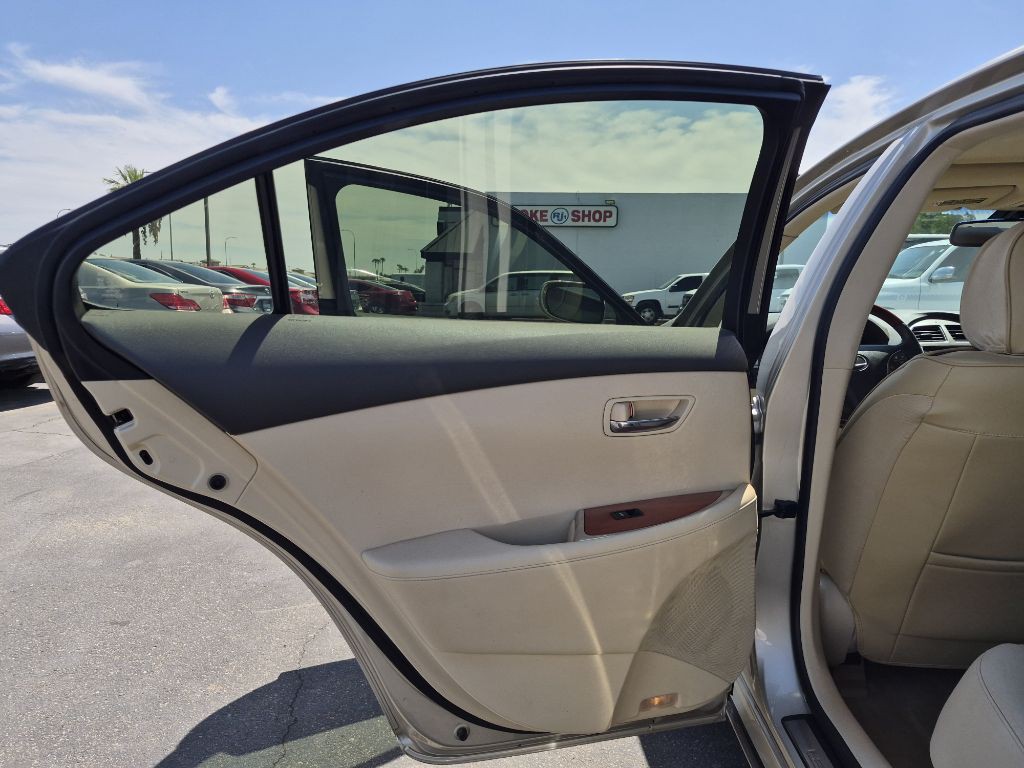 2011 Lexus ES Image 12