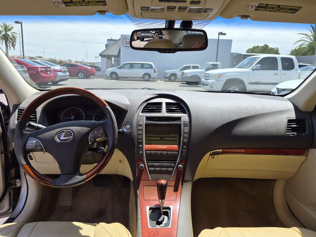 2011 Lexus ES Image 19