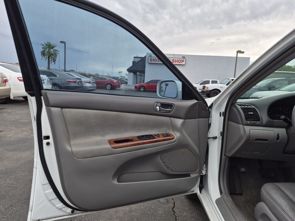 2002 Toyota Camry Image 9