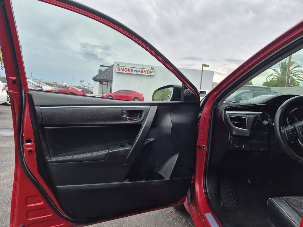 2016 Toyota Corolla Image 10