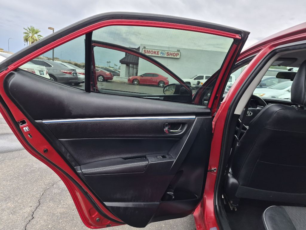 2016 Toyota Corolla Image 12