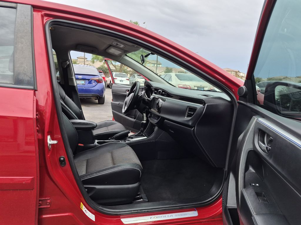 2016 Toyota Corolla Image 15