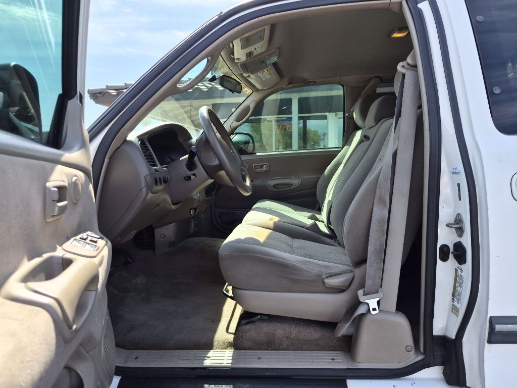 2005 Toyota Tundra Image 8
