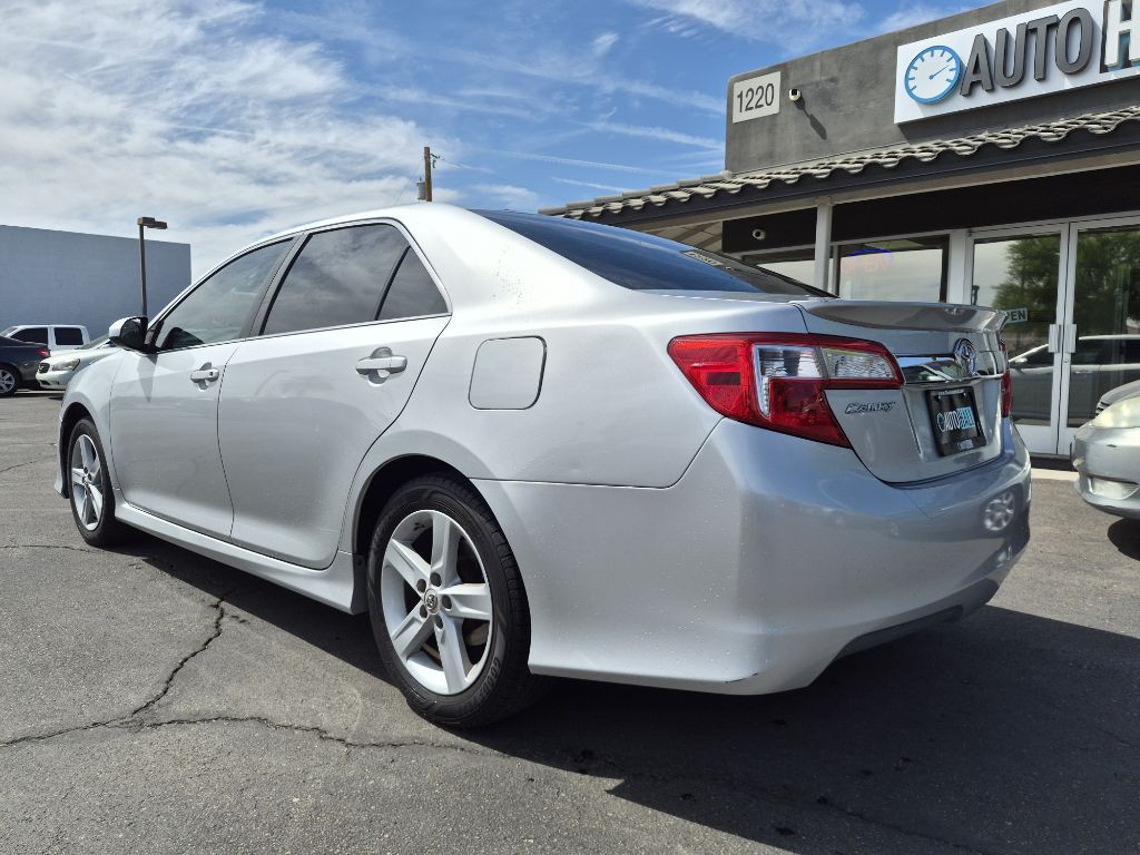 2012 Toyota Camry Image 3