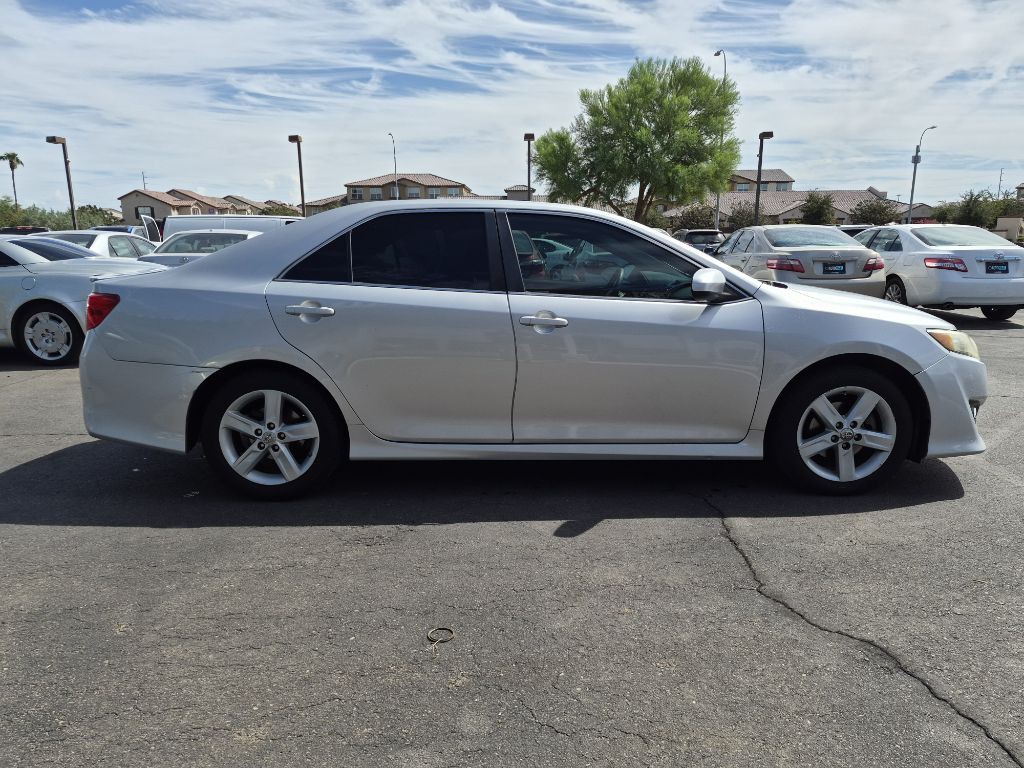 2012 Toyota Camry Image 6