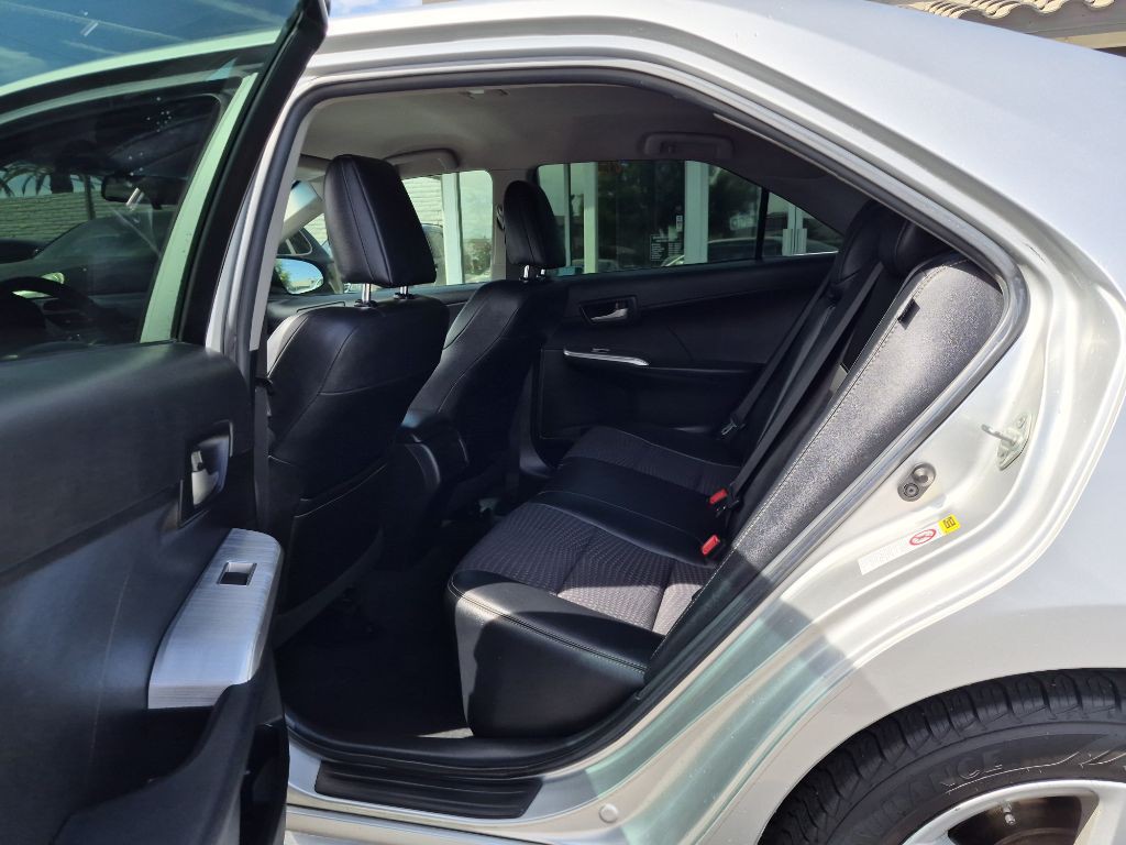 2012 Toyota Camry Image 11