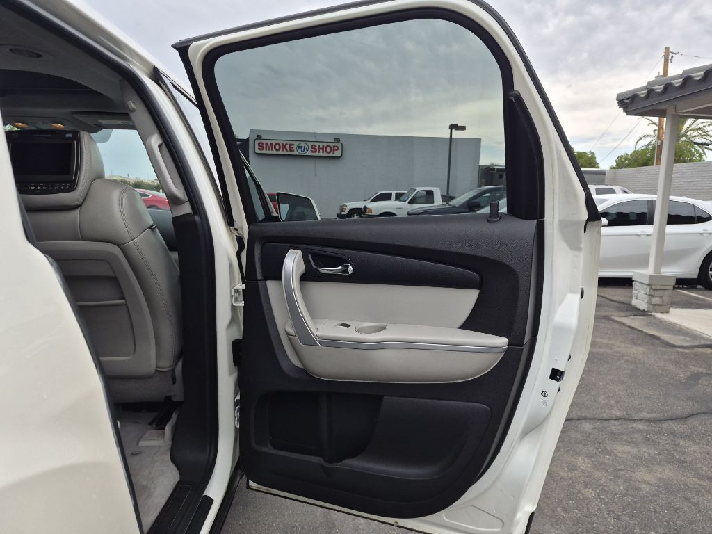 2010 GMC Acadia Image 13