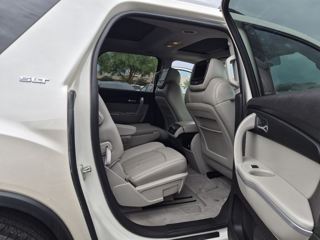 2010 GMC Acadia Image 14
