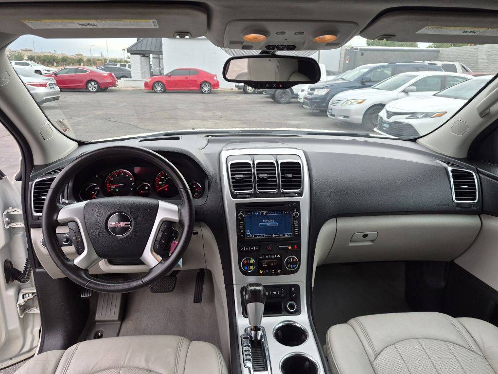2010 GMC Acadia Image 17