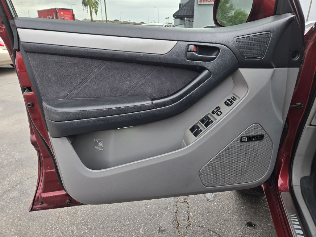 2005 Toyota 4Runner Image 11