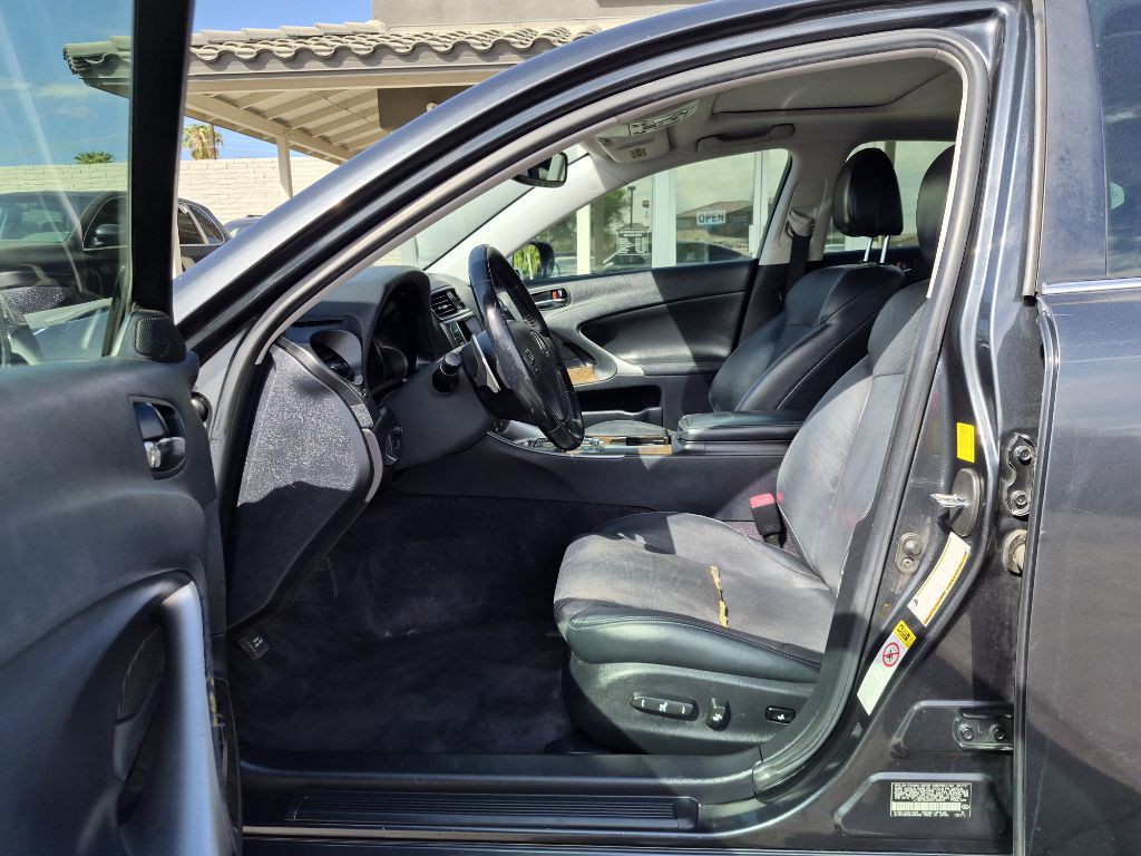 2010 Lexus IS Image 7