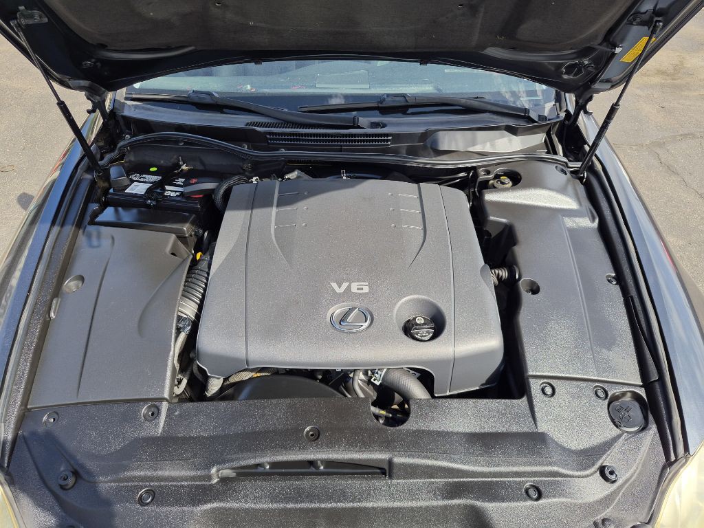 2010 Lexus IS Image 18