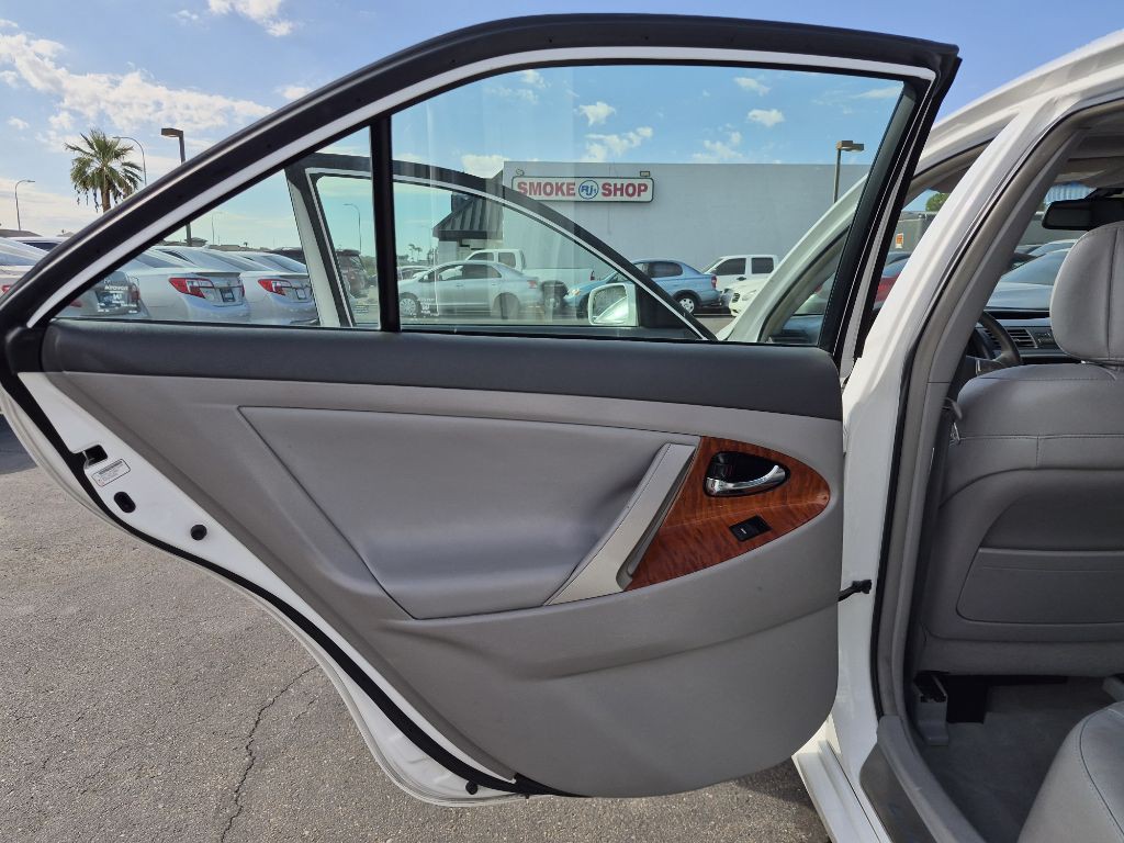 2010 Toyota Camry Image 11