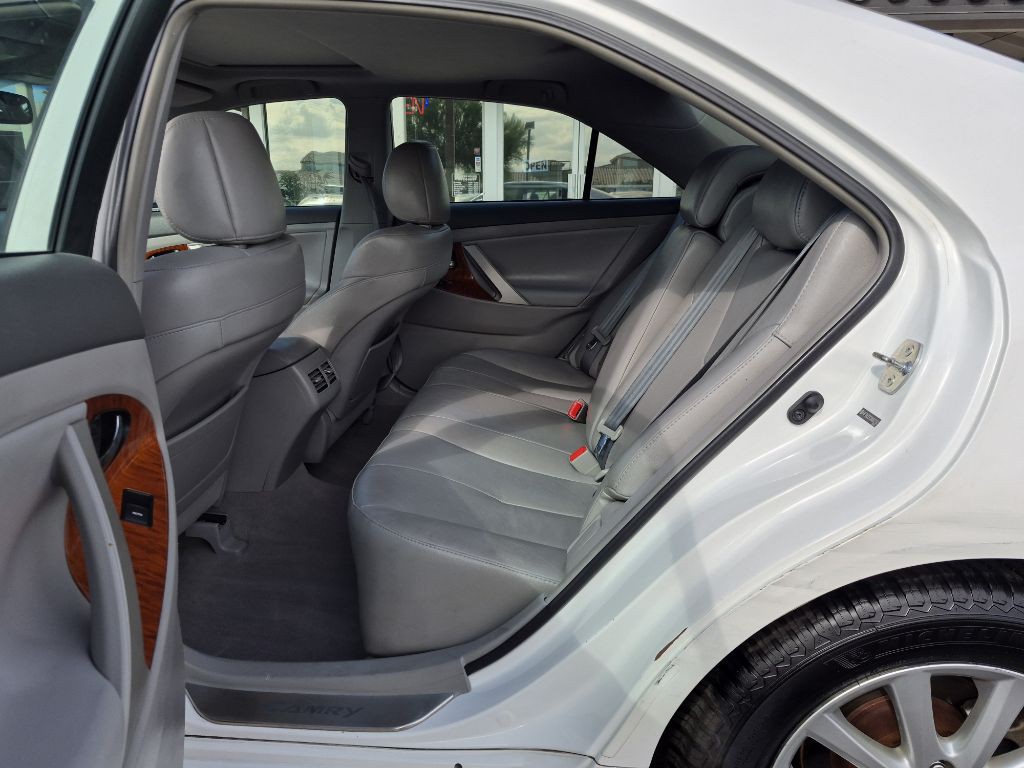 2010 Toyota Camry Image 12