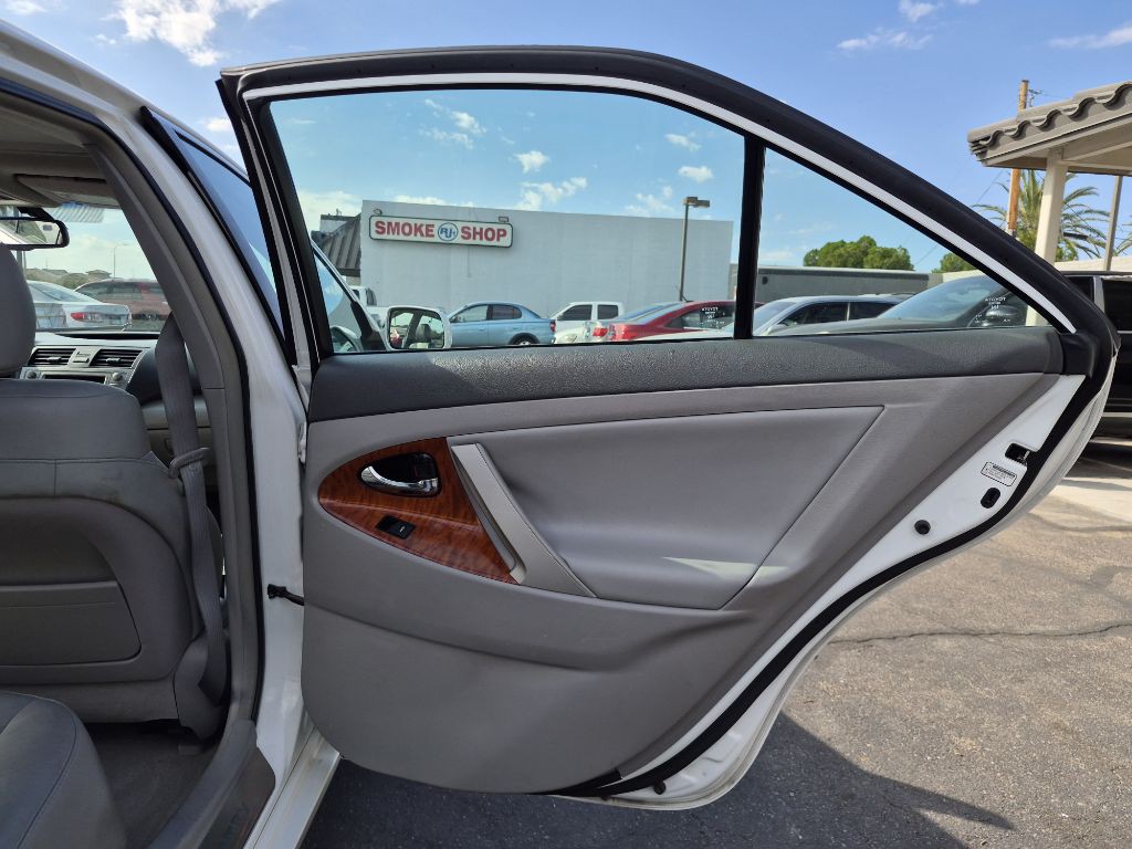 2010 Toyota Camry Image 13