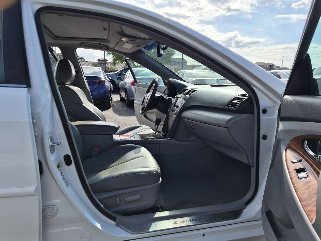 2010 Toyota Camry Image 14