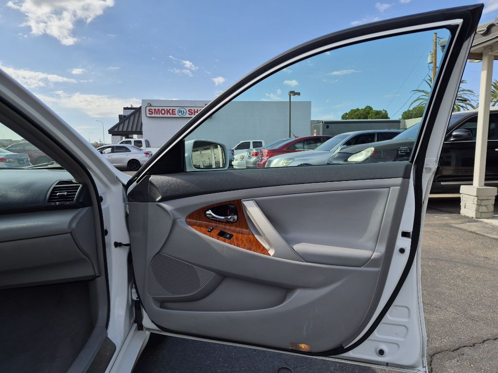 2010 Toyota Camry Image 15