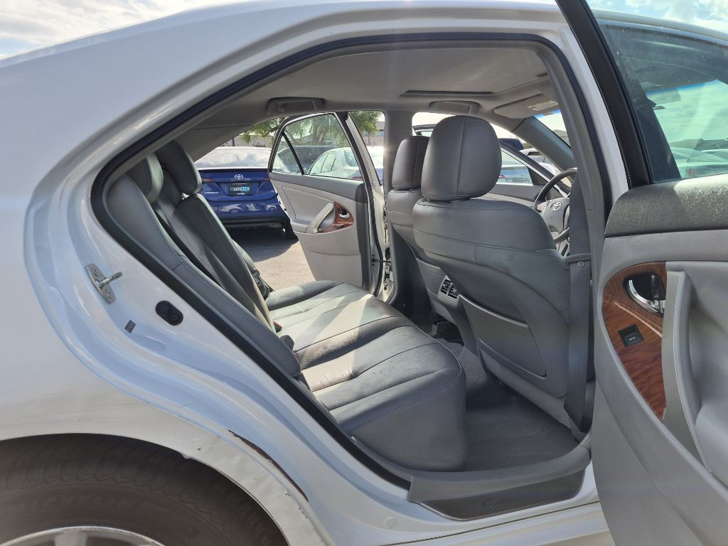 2010 Toyota Camry Image 17