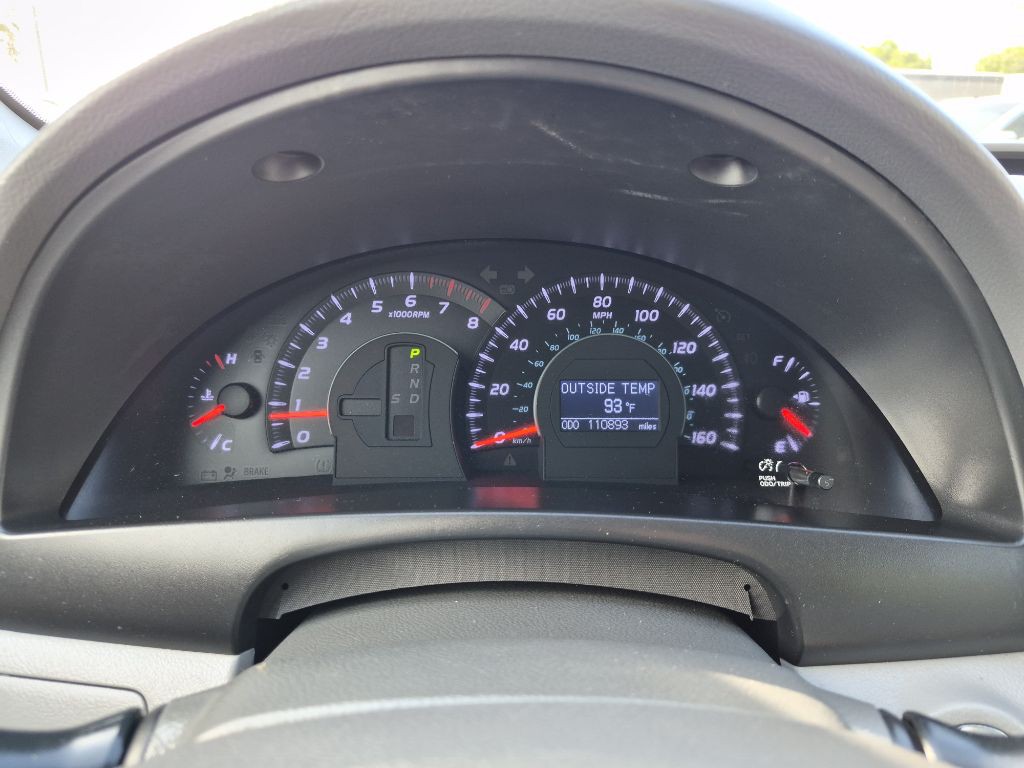 2010 Toyota Camry Image 18