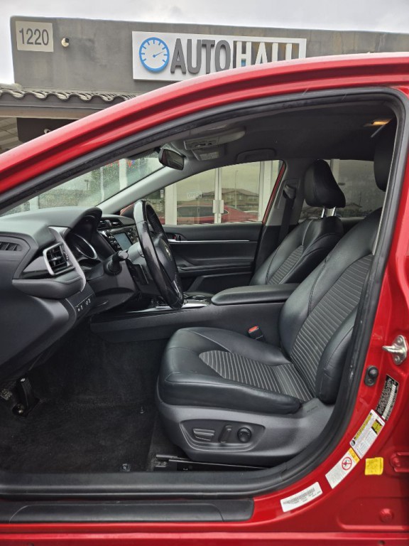 2019 Toyota Camry Image 8