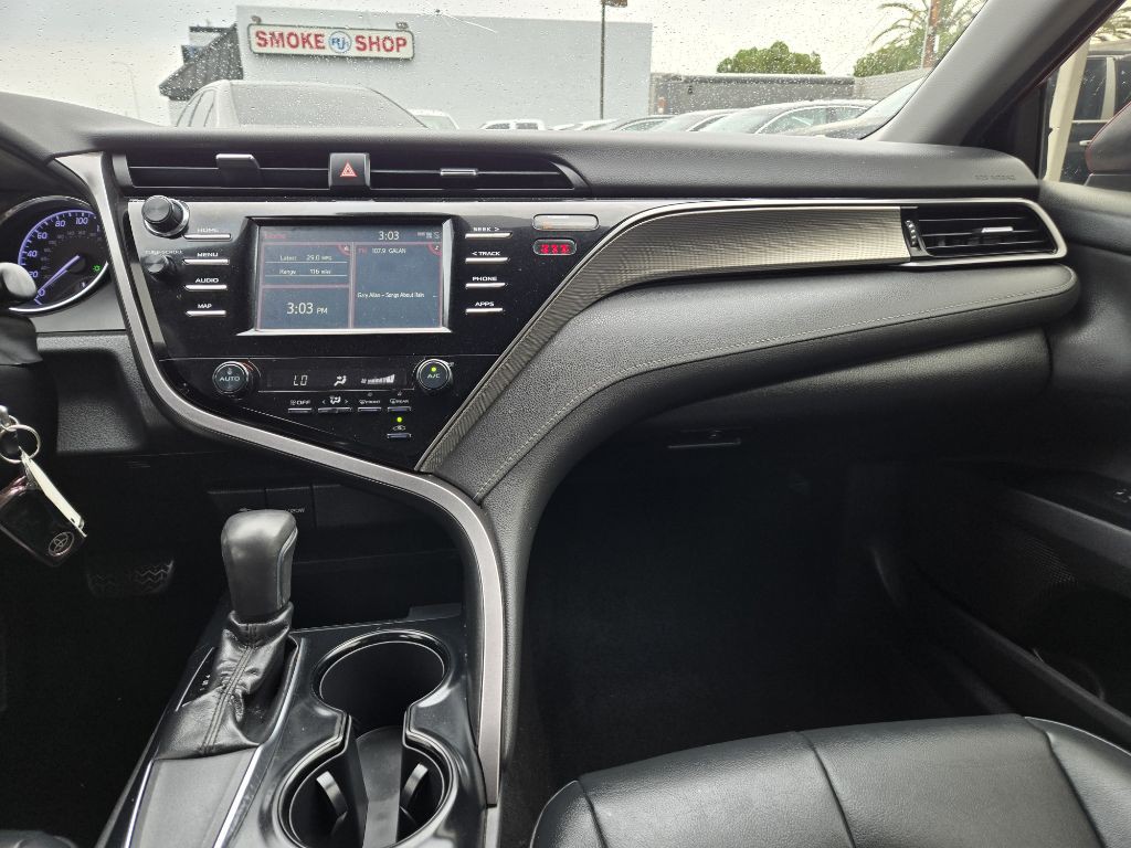 2019 Toyota Camry Image 13