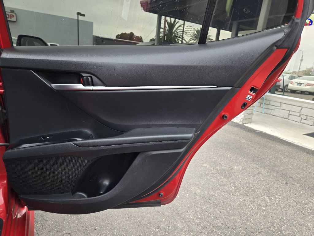 2019 Toyota Camry Image 15