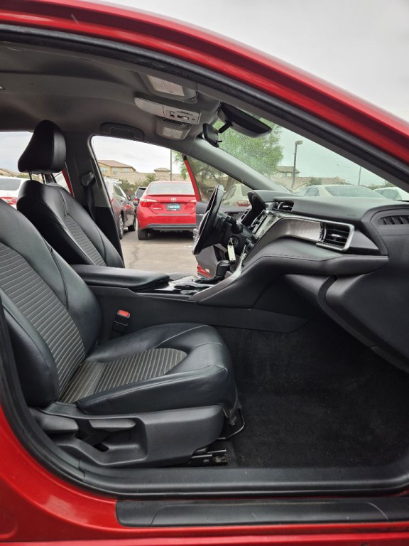 2019 Toyota Camry Image 16