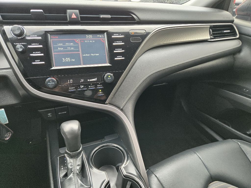 2019 Toyota Camry Image 21