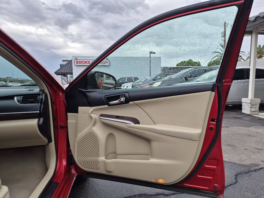 2012 Toyota Camry Image 14