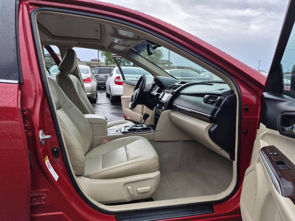 2012 Toyota Camry Image 16