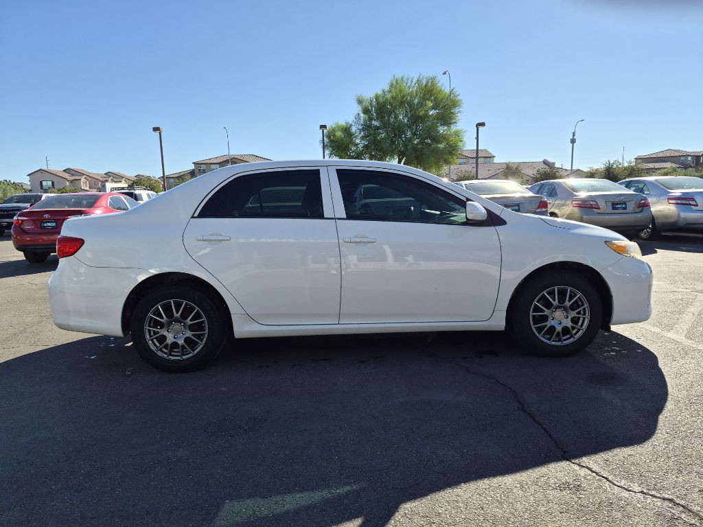 2013 Toyota Corolla Image 6