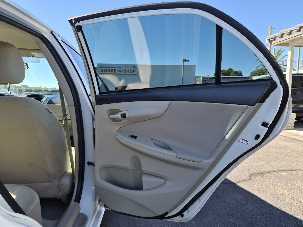 2013 Toyota Corolla Image 13
