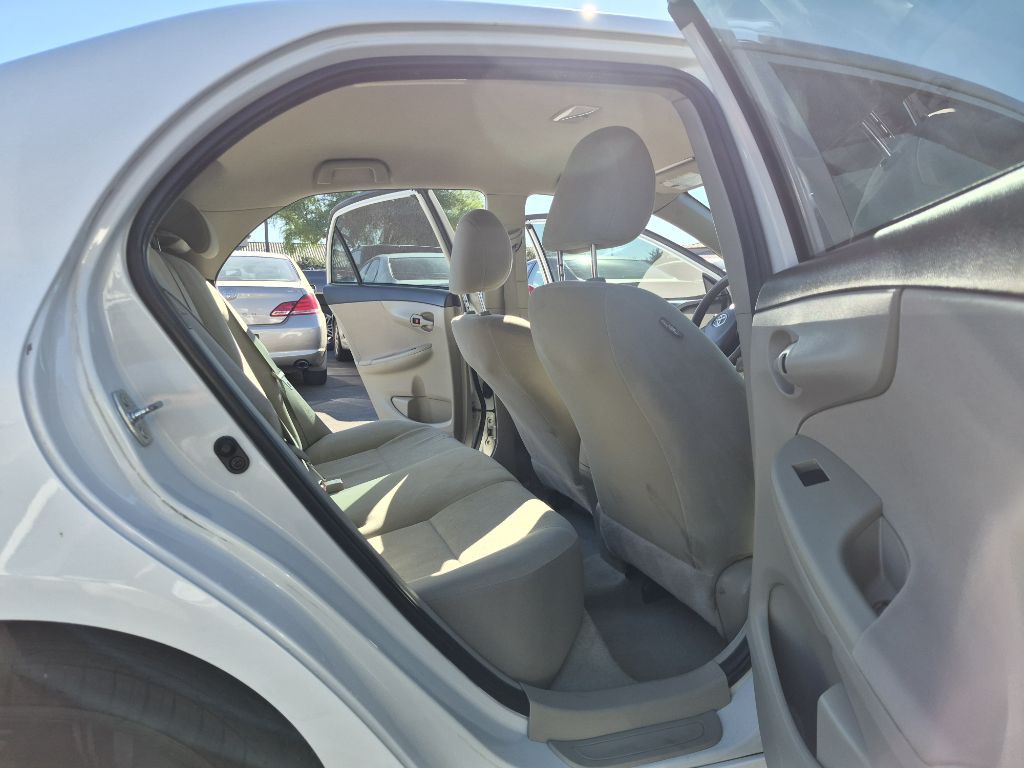 2013 Toyota Corolla Image 14