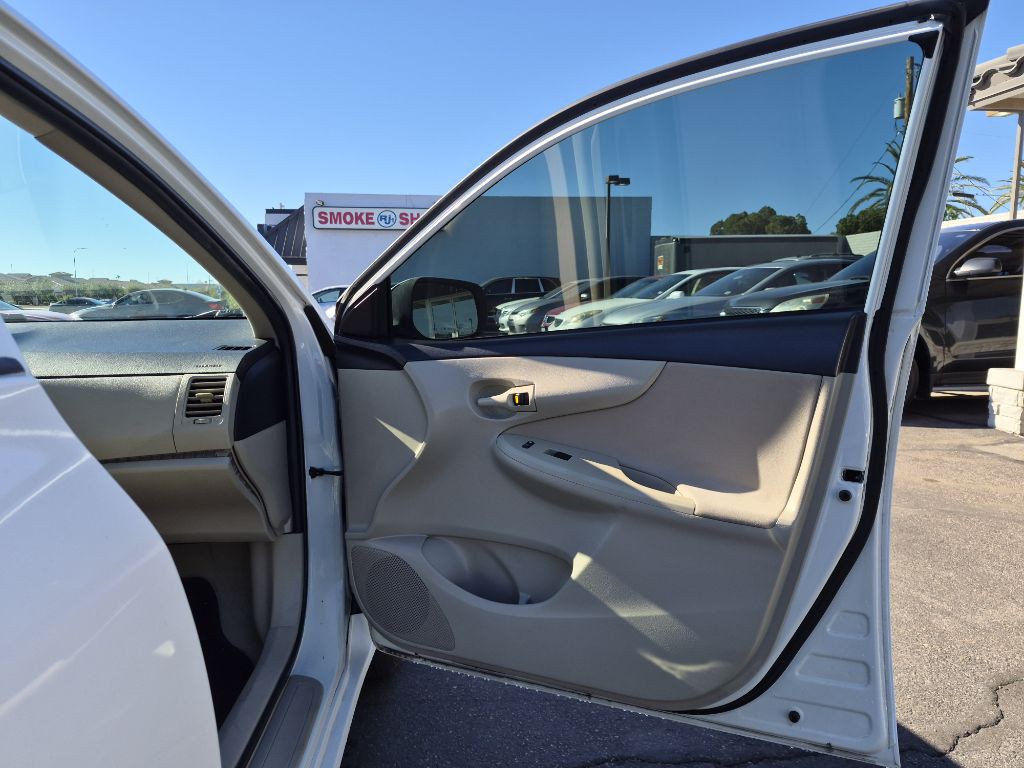 2013 Toyota Corolla Image 15