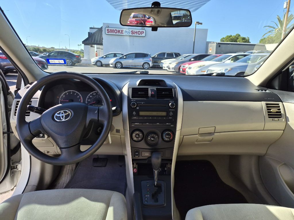 2013 Toyota Corolla Image 18